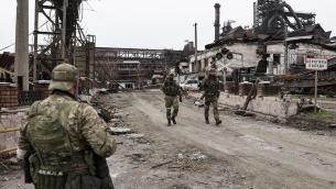 Mariupol, Russia: "Cessate il fuoco per uscita civili da acciaieria Azovstal"