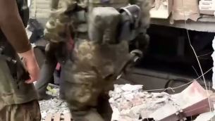 Mariupol, via da Azovstal: evacuazione civili - Video