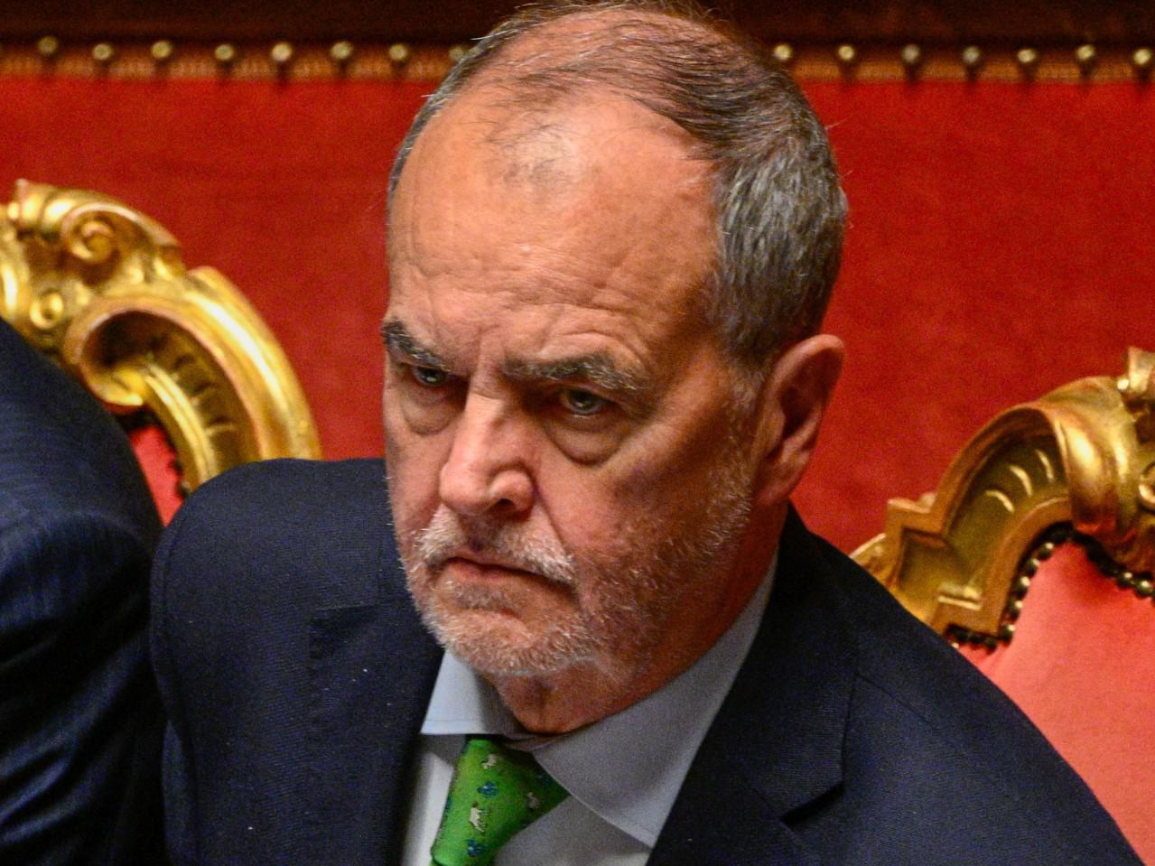 Maroni, Calderoli: "Se ne va un pezzo della mia vita"