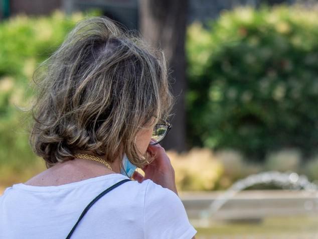 Mascherine, Costa: "Verso proroga per trasporti e ospedali fino a settembre"