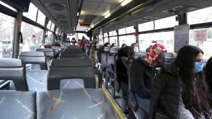 Mascherine, Locatelli: "Meglio tenerle su bus, treni, aerei e uffici"