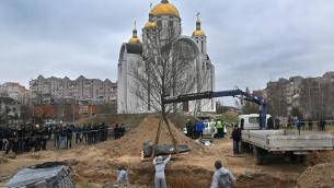 Massacro Bucha, Putin premia soldati Russia per "atti di eroismo"