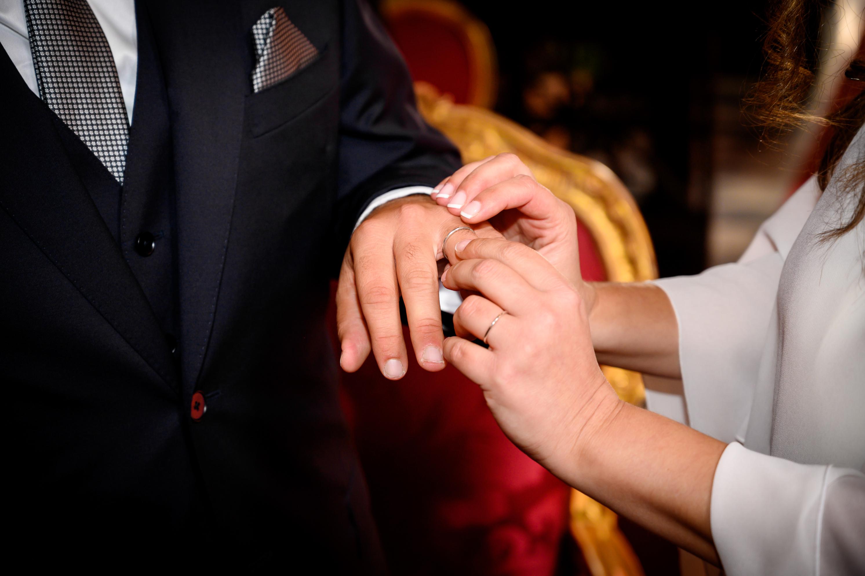 Matrimoni e Covid, Vaia: "Sì, ma con pochi invitati"