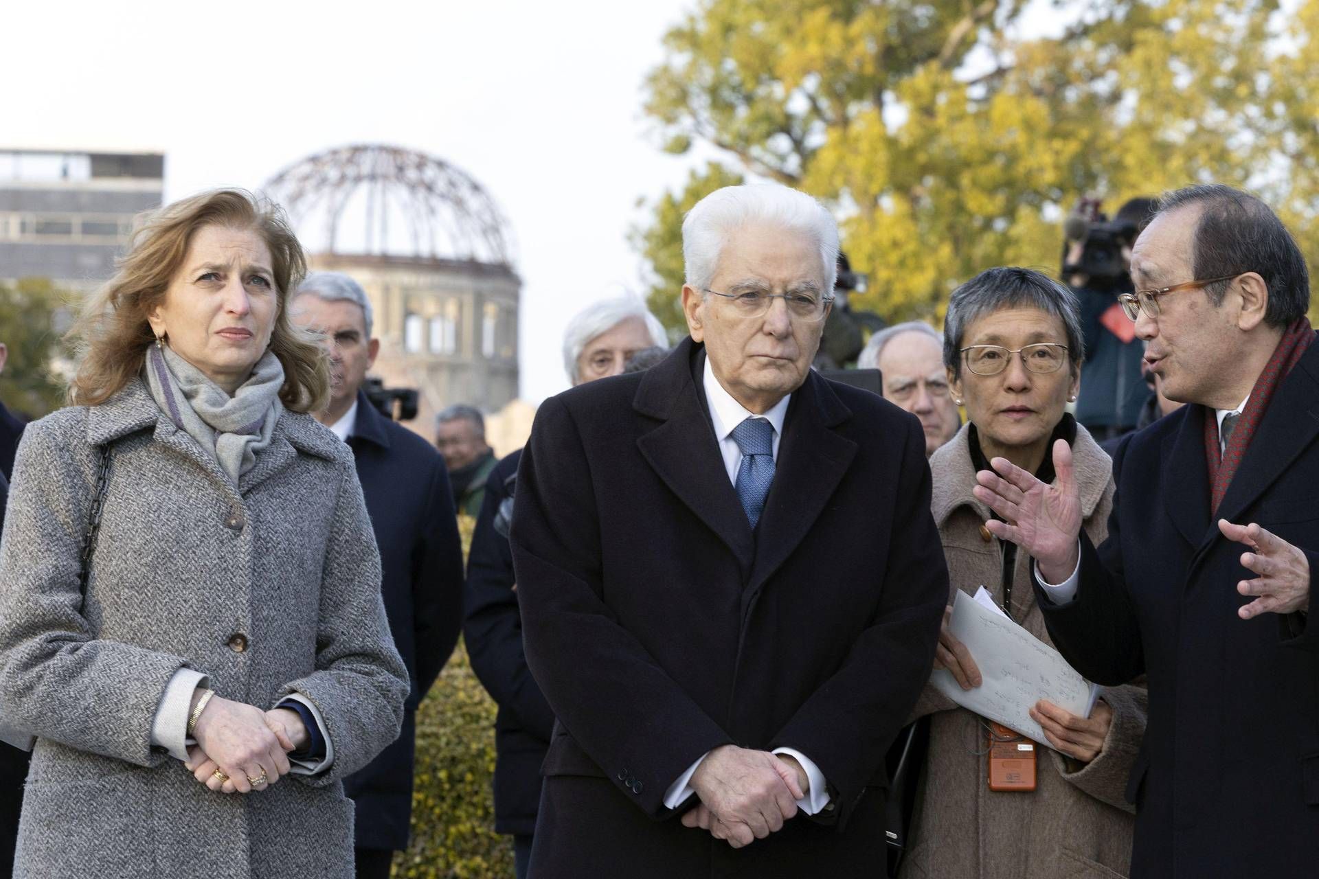 Mattarella: "Da Russia pericolosa e inaccettabile narrativa nucleare"