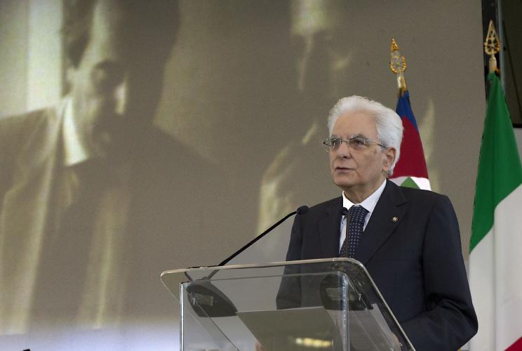 Mattarella: "Insegnamento Falcone resta, la mafia si può battere"
