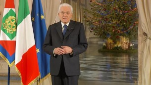 Mattarella: "Stagione con motivi di allarme e nuove opportunità, fare spazio a cultura della pace"