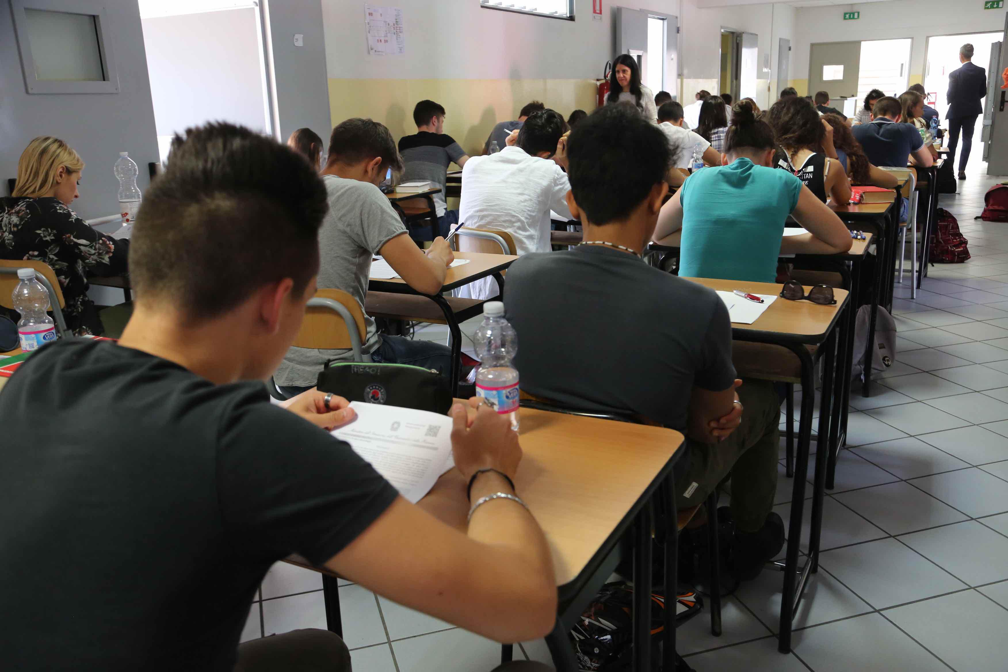 Maturità 2023, parte il toto-tema: Manzoni, Calvino e D’Annunzio in pole