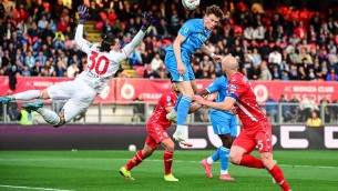 McTominay stende il Monza e il Napoli aggancia l'Inter in vetta