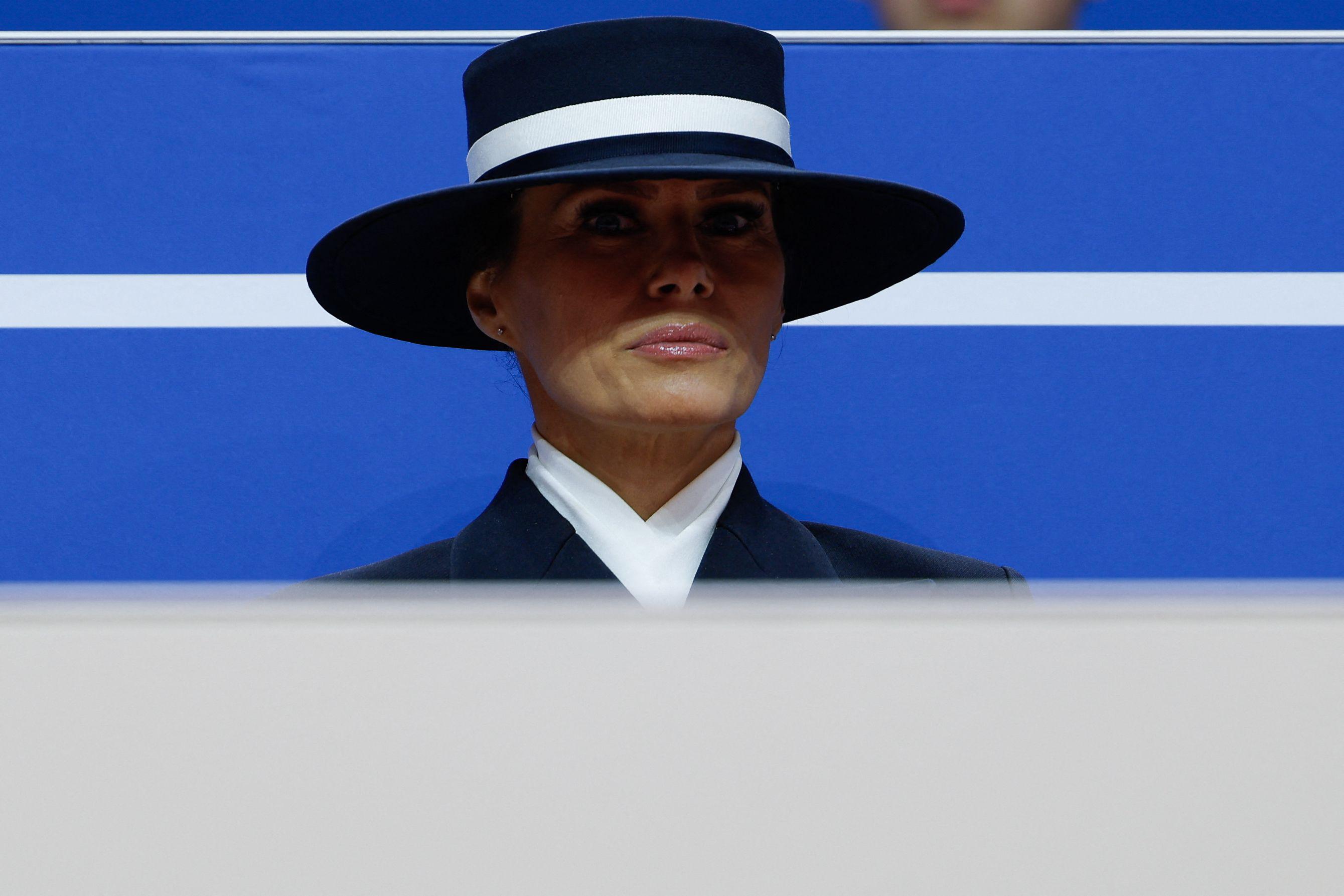 Melania Trump, il significato del cappello 'schermo' scelto per l'Inauguration Day