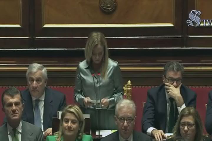 Meloni al Senato, standing ovation per le parole sulle vittime di Hamas - Video