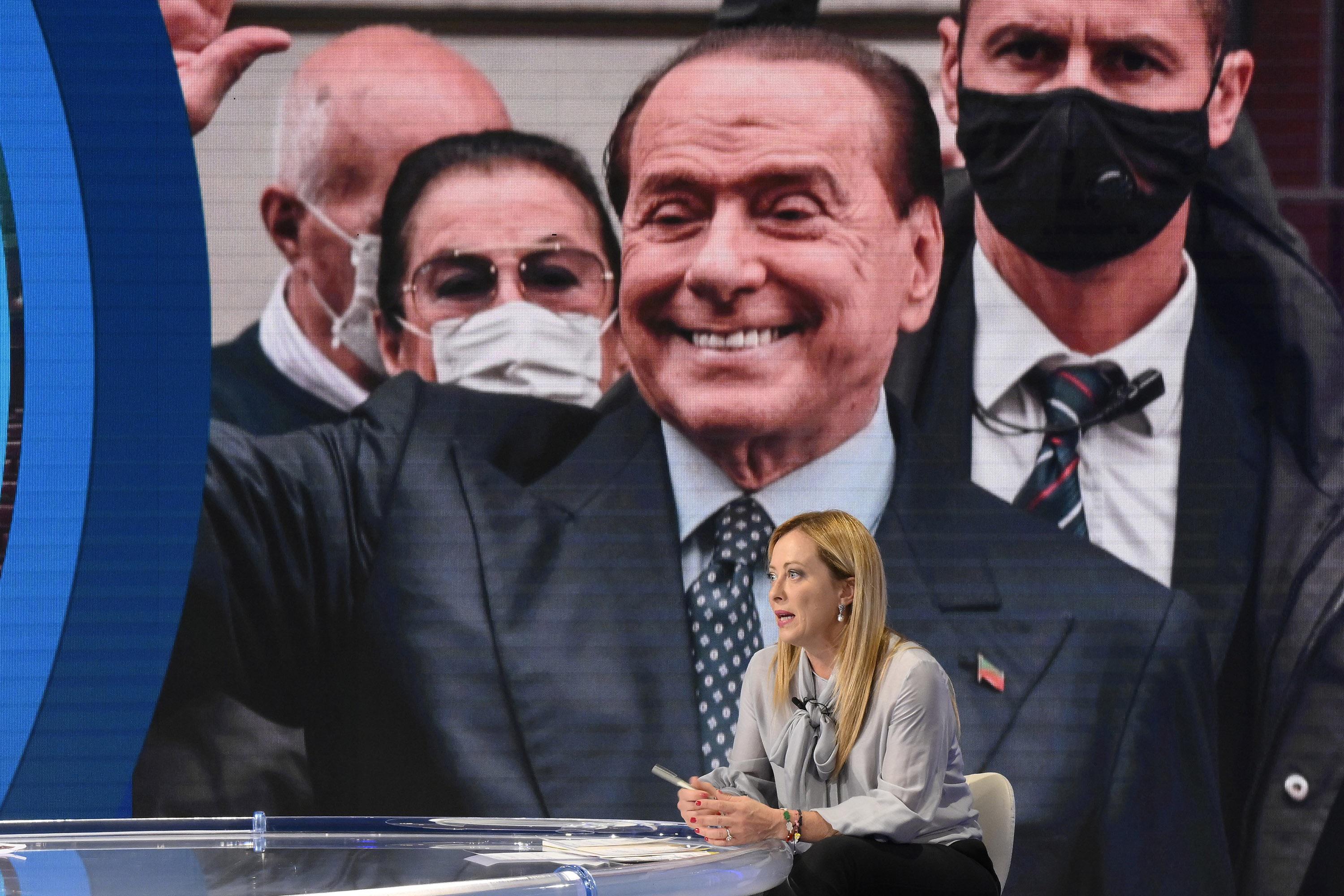 Meloni avverte Berlusconi: "Chi non condivide capisaldi Ue-Nato fuori da governo"
