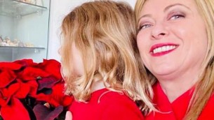 Meloni con influenza, recita figlia e poi tampone Covid negativo