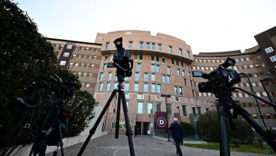 Meloni da Berlusconi al San Raffaele: "Di ottimo umore, è in rapida ripresa"