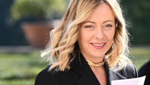 Meloni domani al Cairo per accordo con Ue, avanti anche con il Piano Mattei