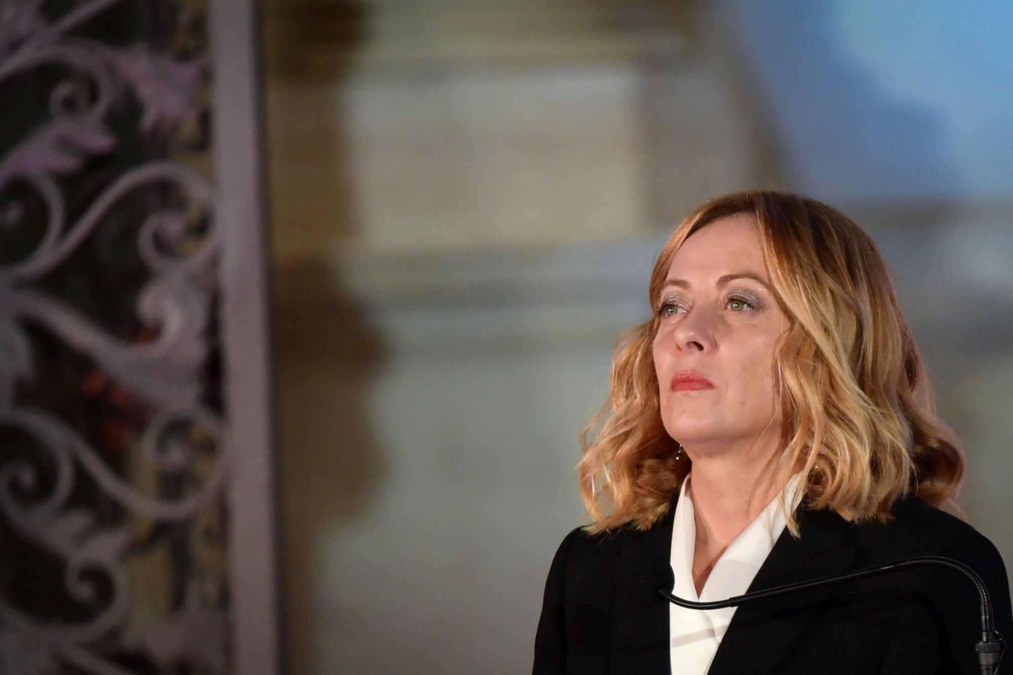 Meloni: "Governo non cadrà, qualche inciampo ogni tanto c'è ma è fisiologico"