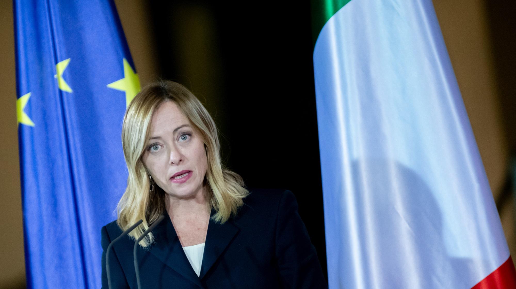Meloni in Senato: "Rivedremo la norma sulle pensioni dei medici"