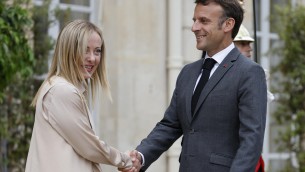Meloni-Macron verso incontro a Palazzo Chigi