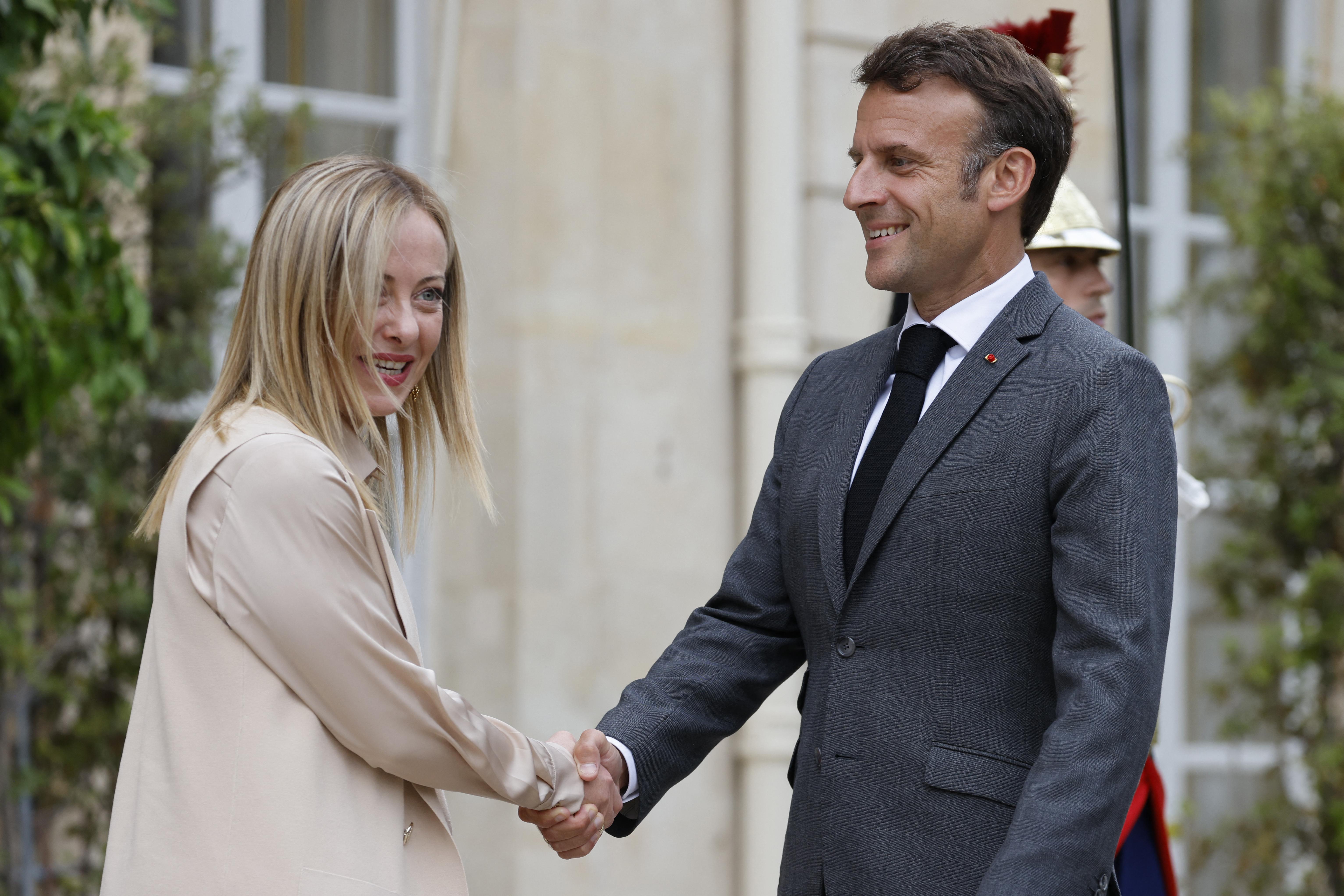 Meloni-Macron verso incontro a Palazzo Chigi