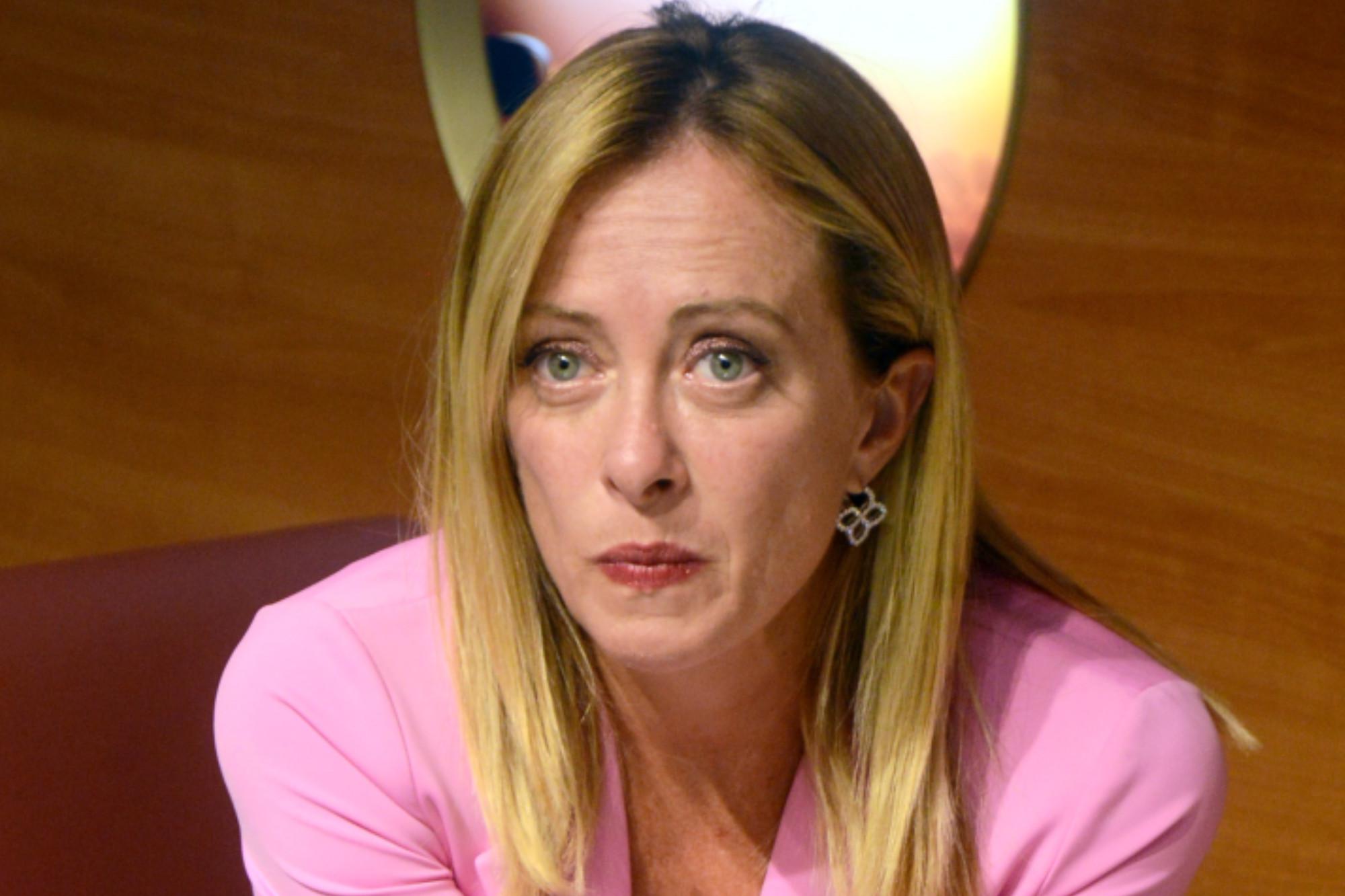 Meloni: "Non sono no vax ma neanche cretina"