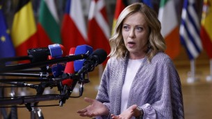 Meloni: "Razzisti, antisemiti e nostalgici incompatibili con Fratelli d'Italia"
