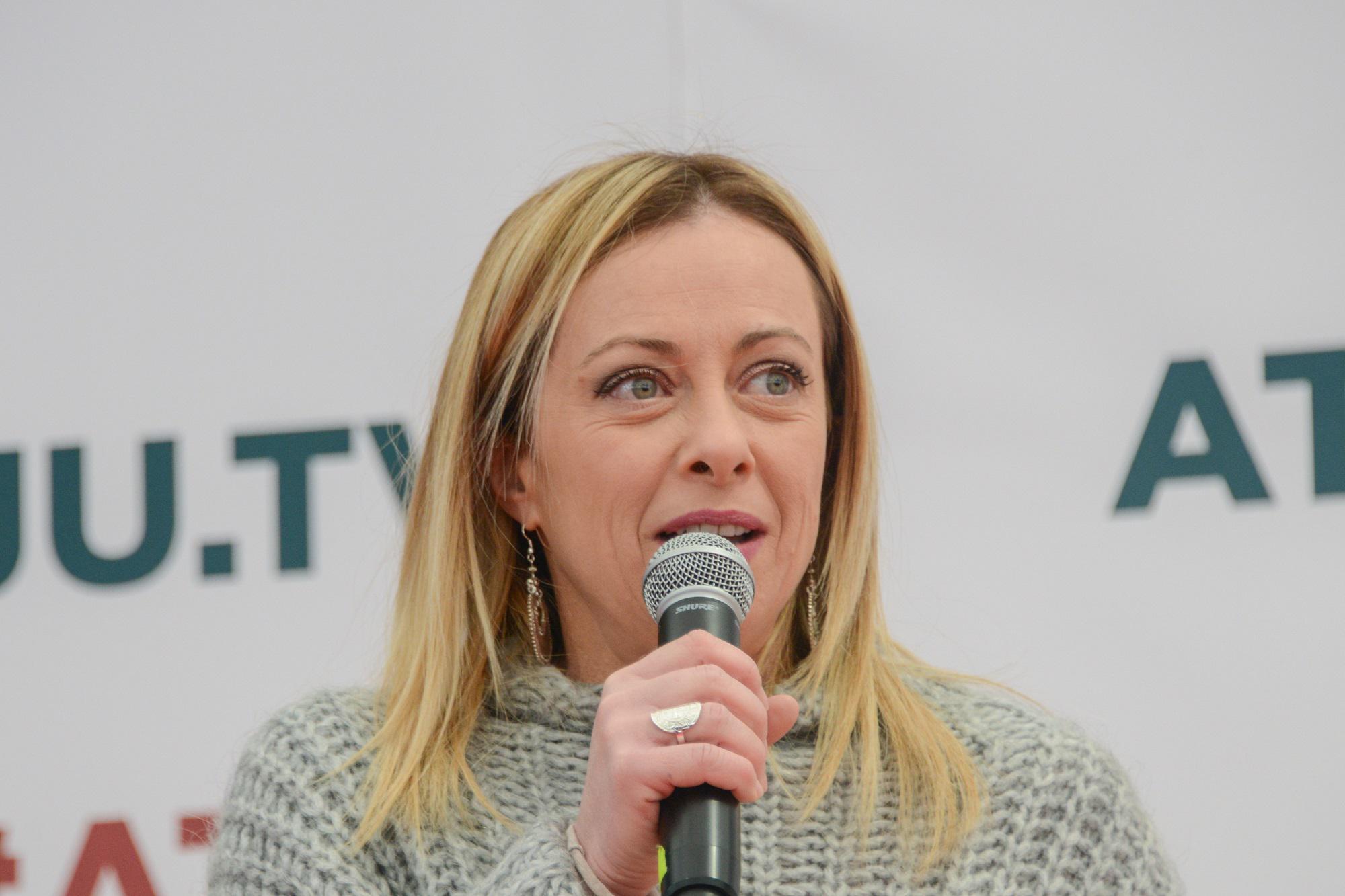 Meloni: "Vogliamo un patriota al Quirinale"
