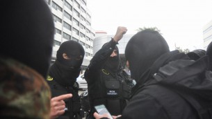 Messina Denaro, il vero Andrea Bonafede interrogato in caserma