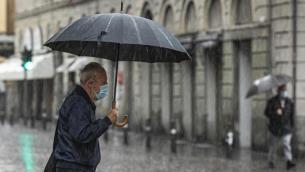 Meteo, continua il caldo ma al Nord è allerta temporali