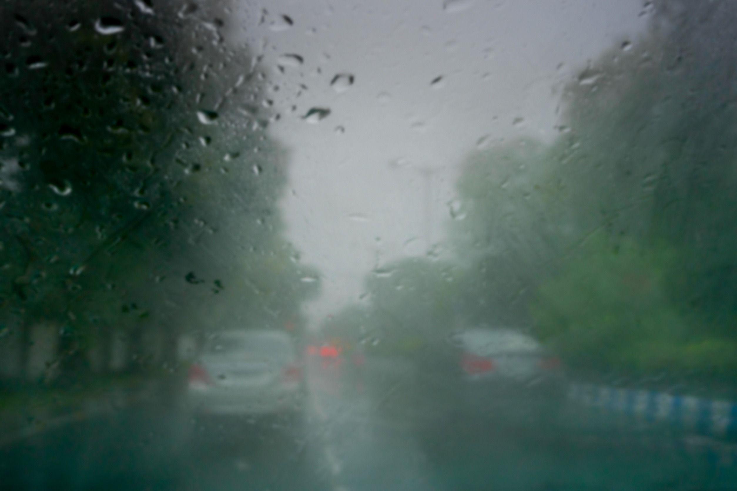 Meteo oggi e domani, maltempo sull'Italia: allerta arancione in Lombardia