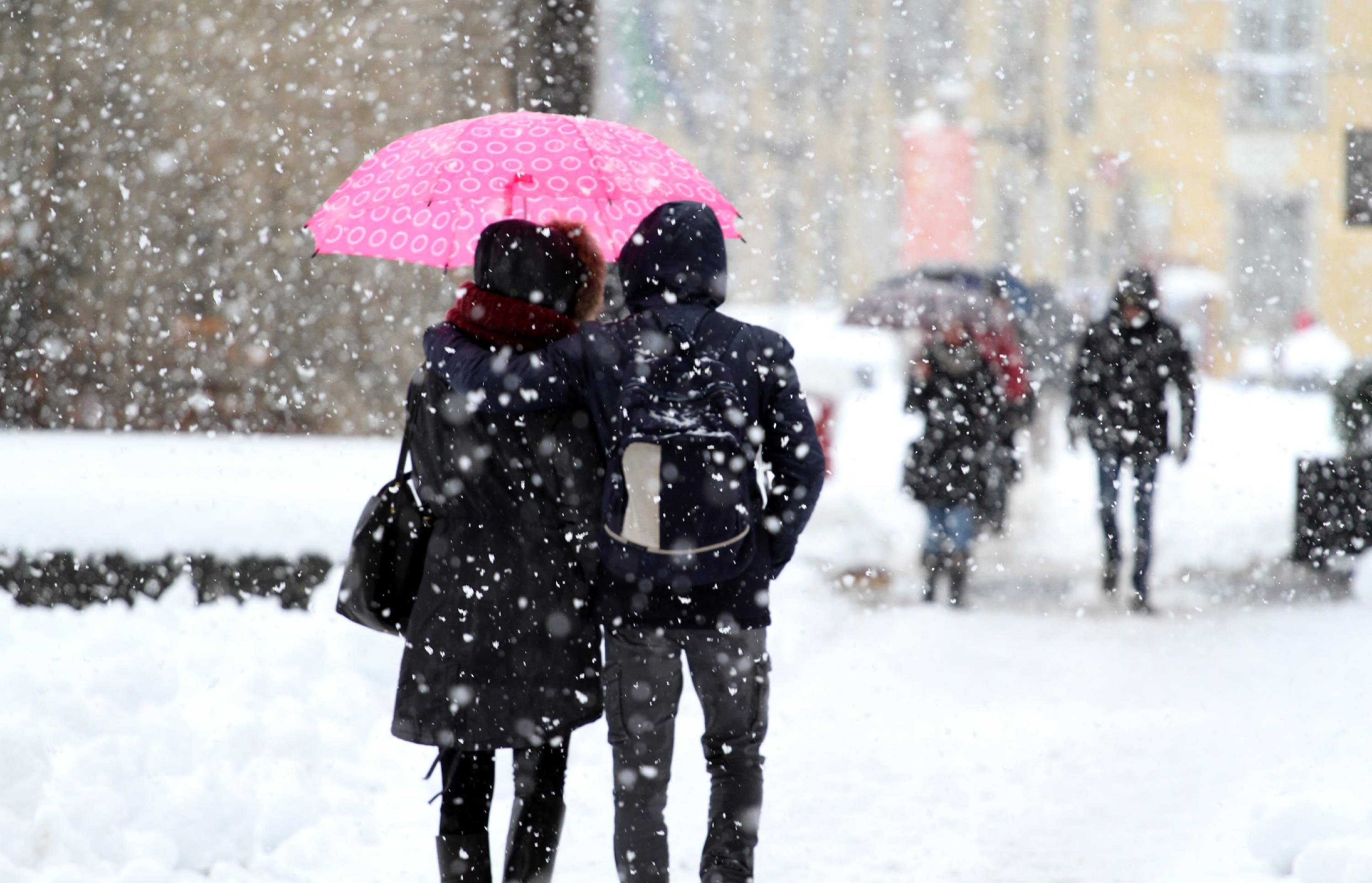 Meteo, tornano freddo e neve: allerta gialla in nove regioni