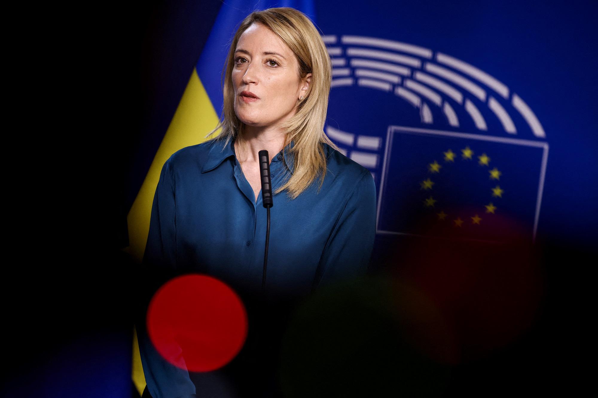 Metsola: "Ucraina vincerà, basta petrolio e gas Russia"