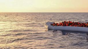 Migranti, Alarm Phone: naufragio con 50 morti a largo Libia