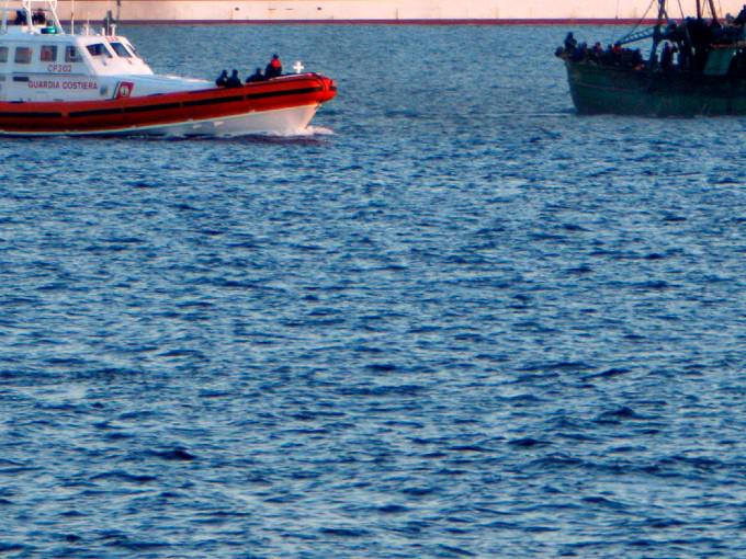 Migranti, ancora sbarchi a Lampedusa: oltre 1