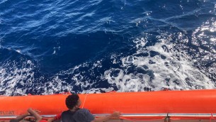 Migranti, ancora sbarchi nella notte a Lampedusa: oltre 1