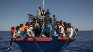 Migranti, Berlino: "Più sforzi per ripartizione equa tra Paesi Ue"