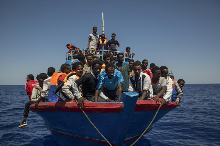 Migranti, Berlino: "Più sforzi per ripartizione equa tra Paesi Ue"