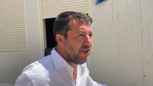 Migranti, blitz di Salvini a Lampedusa