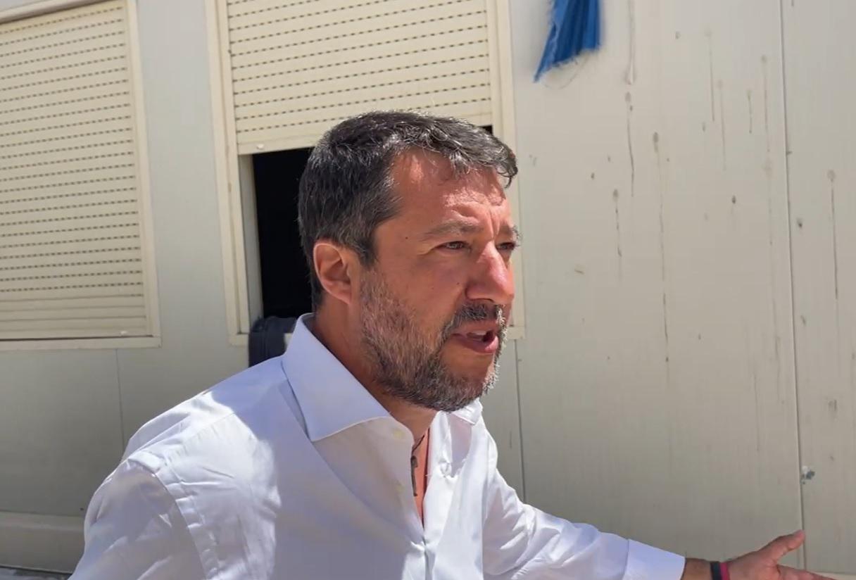 Migranti, blitz di Salvini a Lampedusa
