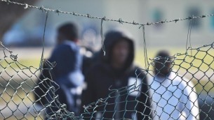 Migranti, Cucchi-Magi: "Cpr gabbie senza diritti, vanno chiusi"
