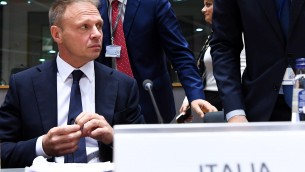 Migranti, FdI: "Parole Lollobrigida strumentalizzate"