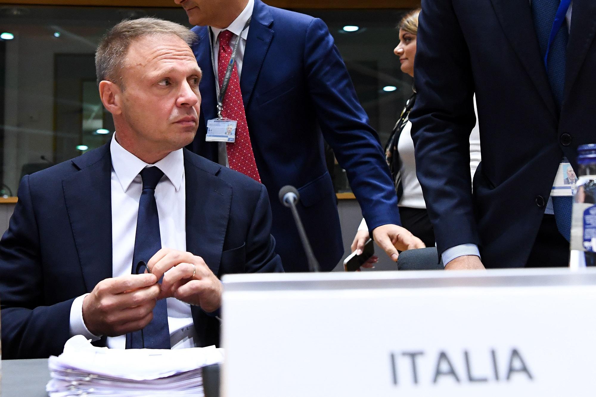 Migranti, FdI: "Parole Lollobrigida strumentalizzate"