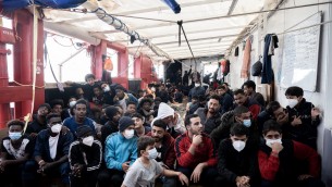 Migranti, Fitto: "Nessuna tensione e scontro con Europa"