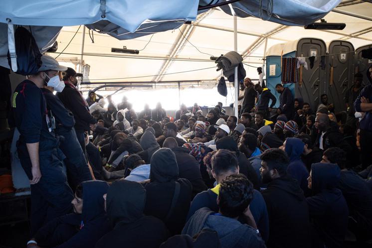 Migranti, fonti Viminale: "Velocizzare rimpatri e richieste asilo, no a tendopoli"