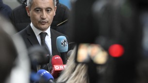 Migranti, Francia: "Italia ne prende 1 su 10, bisogna migliorare"