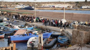 Migranti Lampedusa, Macron: "Voglio collaborare con Giorgia Meloni"