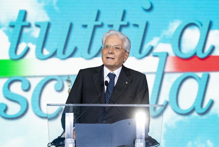 Migranti, Mattarella: "Da loro inserimento scolastico dipende futuro Italia"