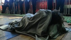 Migranti, Msf: "Attacchi panico e infezioni gravi su Geo Barents" - Video