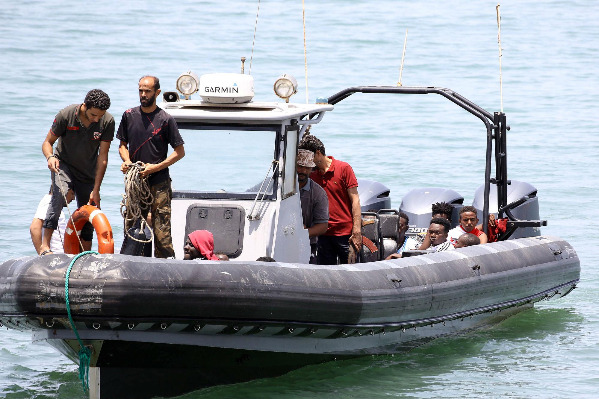 Migranti, naufragio in Libia: un morto e dieci dispersi