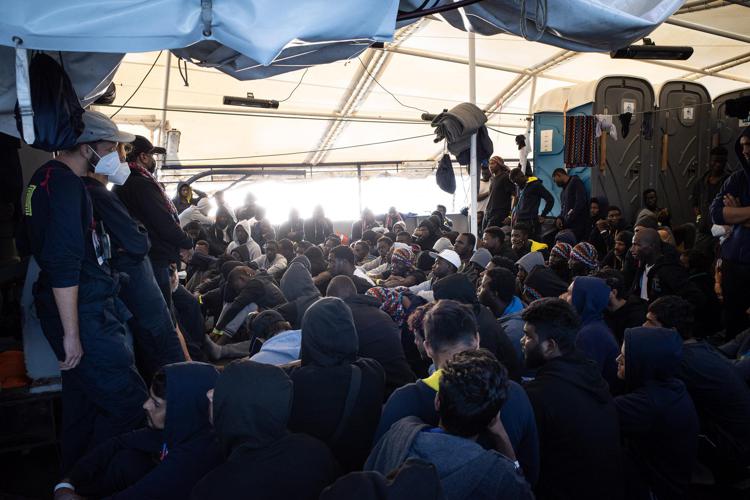 Migranti, naufrago Humanity1: "In Libia un incubo, gente venduta come pane"