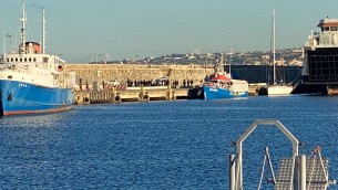 Migranti, nave Rise Above in porto Reggio Calabria - Video