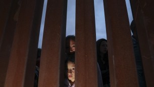 Migranti, New York sospende il diritto al posto letto: raggiunto il limite